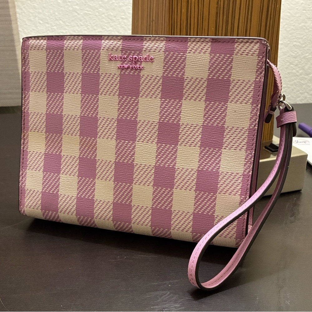 Kate Spade Pink and Crème Morgan Gingham Field Gusseted Wristlet